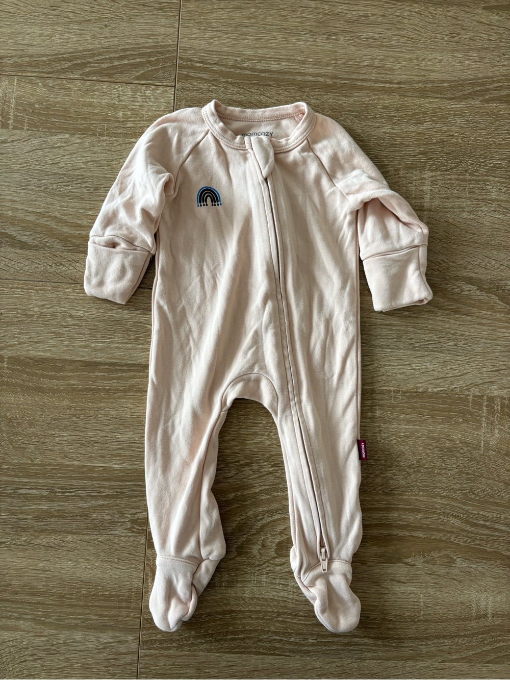 Momcozy footed sleeper size NB